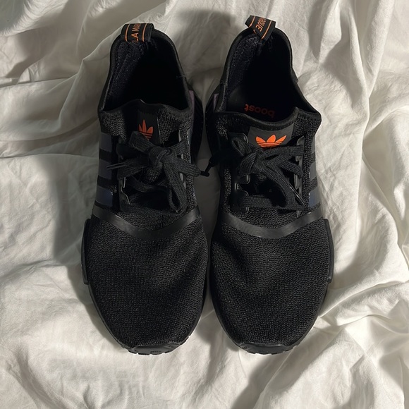 Adidas Ultra Boost Womans 8/ Kids 6 Black and Iridescent - Picture 2 of 6